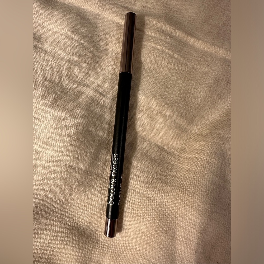 MAC Colour Excess Gel Pencil in Glide Or Die - Carbon Black